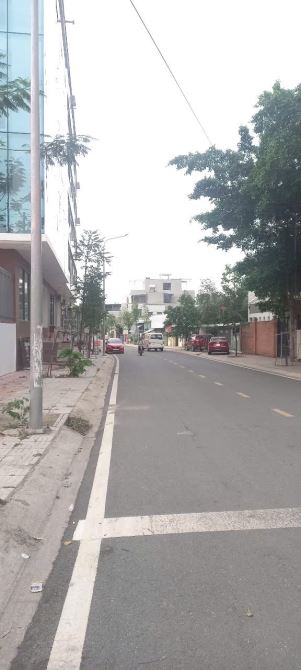 Bán Đất Mặt Tiền dt 30 x 30m = 900m2 ( 6 nền liền kề) Sổ Hồng thổ cư,  Giá 40tr/1m²