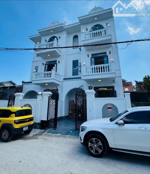 🏘🏘NHÀ 3 TẦNG KIỆT OTO 333 PHẠM VĂN ĐỒNG, TP HUẾ