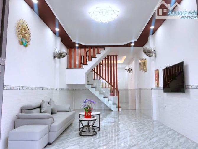 BÁN NHÀ 2 TẦNG ĐƯỜNG 13M TÁI ĐỊNH CƯ ĐẤT LÀNH VĨNH THÁI NHA TRANG 3 TỶ 6