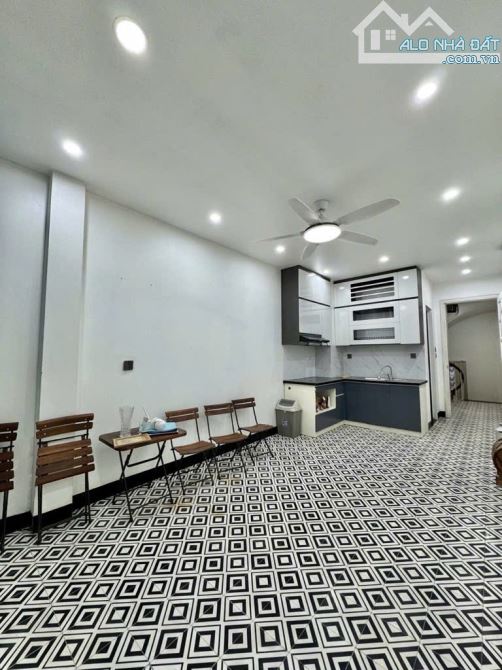 Siêu phẩm phân lô Ngọc Thụy, oto tránh, gara oto, 7 tầng thang máy, 35m2, mt: 3.2m, 13.2 t