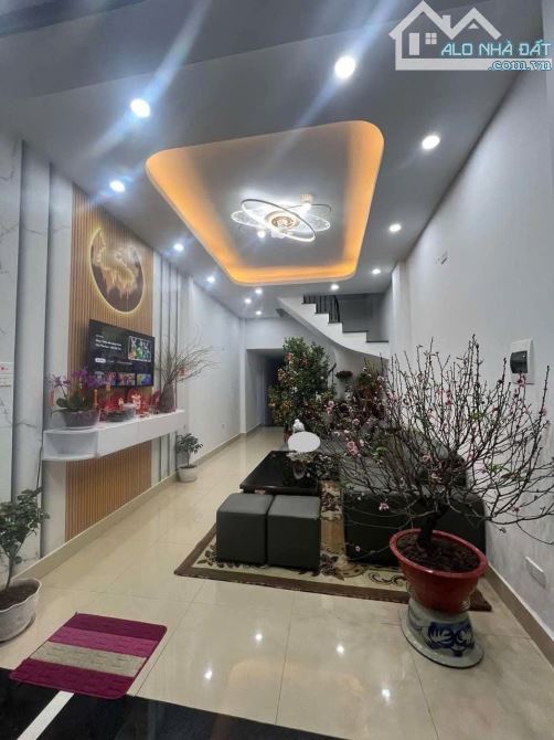 Hàng đẹp Xuân Đỉnh lên sóng, 37m 5 tầng, thang máy Chỉ 8.5 tỷ