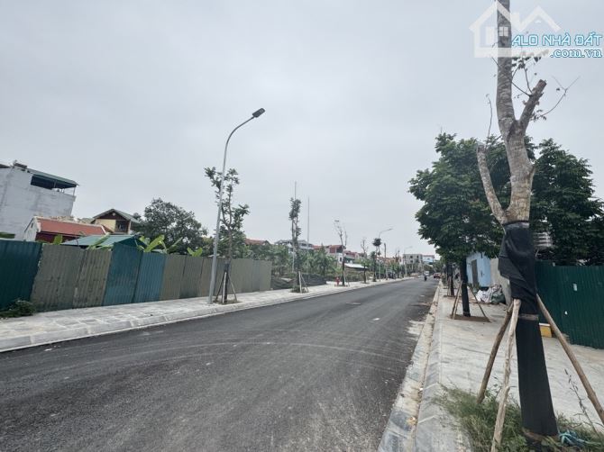 Bán đất Mai Lâm Đông Anh 80m2 , đường trước đất rộng 8m. Giá chỉ nhỉnh 100tr/1m2