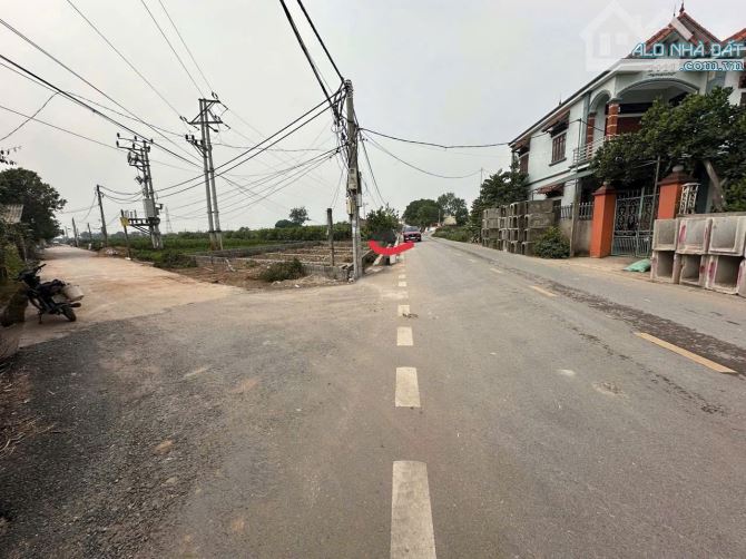 Cần bán 50m Trục chính thôn Đồng quê. Xã Mễ Sở. Giáp VD4 và quy hoach đô thị SUn. Chỉ 2,5t