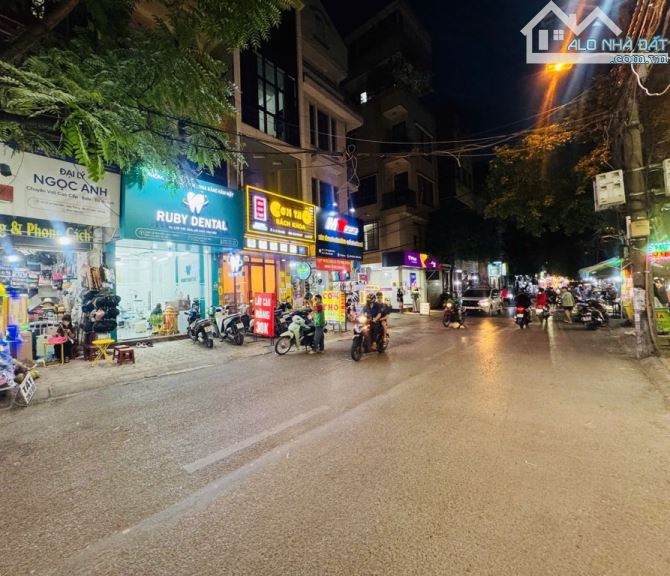 BÁN NHÀ MẶT PHỐ GẦN HỌC VIỆN TÀI CHÍNH - VỈA HÈ RỘNG – KINH DOANH SẦM UẤT NGÀY ĐÊM
