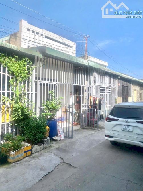 Bán nhà c4  gần chợ dĩ an 1  dt 107m giá đầu tư