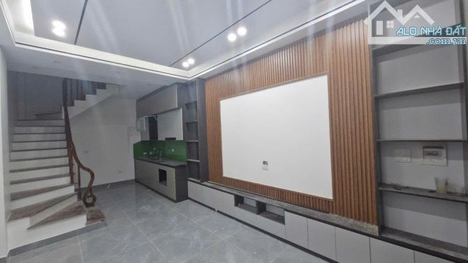Cần Tiền bán gấp liền kề Vân Canh 30m2, 5 tầng giá 5.49 tỷ