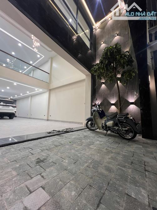 ực hiếm! Trần Quang Diệu – Nhà 7 tầng – 40m² – ô tô – giá chỉ 22.8 tỷ