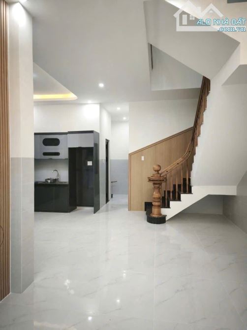 2 tỷ 450 triệu- 1 trệch 1 lầu  mới xây – Trung tâm gần chợ Long Điền-4 phòng ngủ