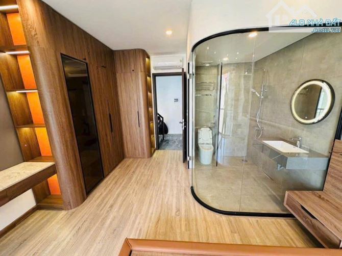 CHO THUÊ NHÀ NGUYÊN CĂN TẠI NGUYỄN SƠN DT46M 6T  3PN  GIÁ 18TR - OTO ĐỖ CỬA - THANG MÁY