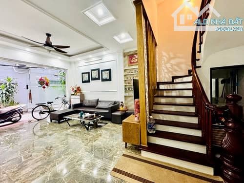 BÁN NHÀ ĐẸP KHU TRUNG TÂM HÀNH CHÍNH QUẬN NAM TỪ LIÊM 37M - MẶT TIỀN 4.65M