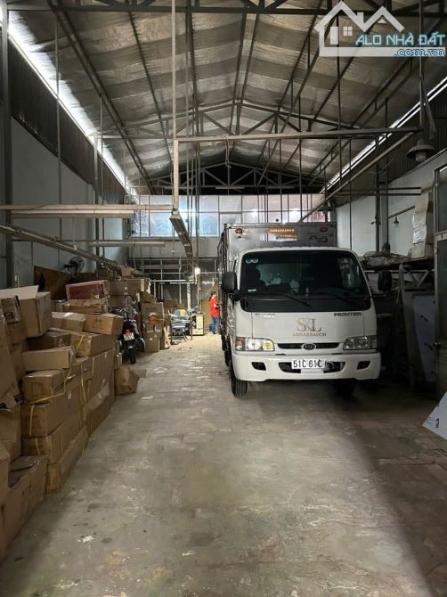 Giảm Sốc 2.4 tỷ! Nhà xưởng Đường 8m 339m2, Nở hậu – Trung Mỹ Tây 12 Q12 S