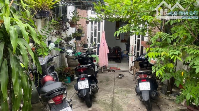 HẺM NHỰA CÓ LỀ XE TẢI VI VU, KINH DOANH TỐT, 2 TẦNG, GẦN CC ĐẠT GIA, 4,2X19; 6,3 TỶ.
