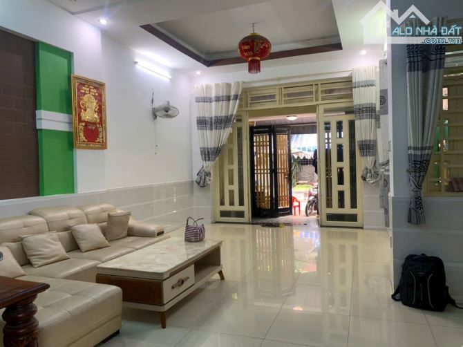 Cho thuê nhà NC ngay chơ Lê Thị Hồng 6x16m 1T1L chỉ 20 triệu