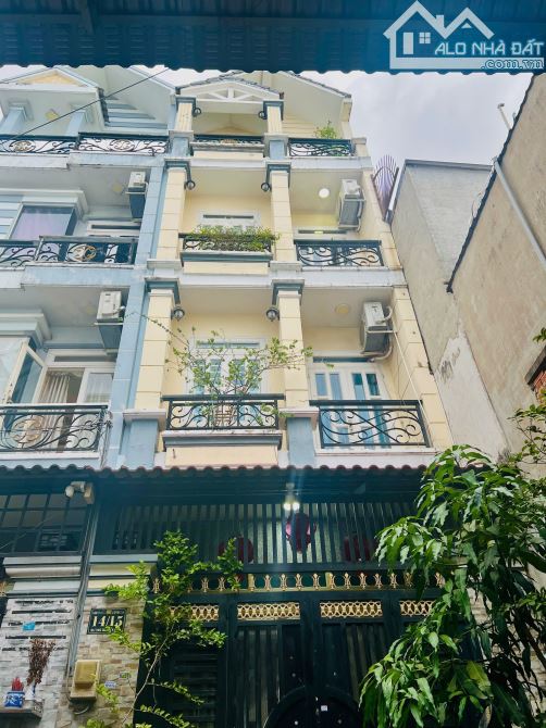 Nhà mã lò giá quá rẻ cô gì chú bác anh chị ơi
