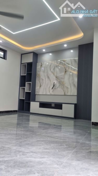 Nhà mới xây gốc dân, ngõ Lê Lợi gần Lê Quang Đạo cực đẹp