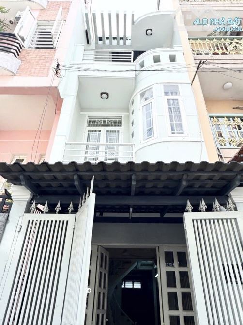 SÁT MẶT TIỀN 3 CĂN Nguyễn Hồng Đào , Tân Bình , khu vip Bàu Cát  vị trí Cực đẹp Hẻm xe Hơi