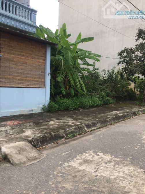 Chủ đất thiện chí gửi bán 1 mảnh 66m2 Tái định cư thị trấn Phùng, giá siêu tốt, hơn 5 tỷ.
