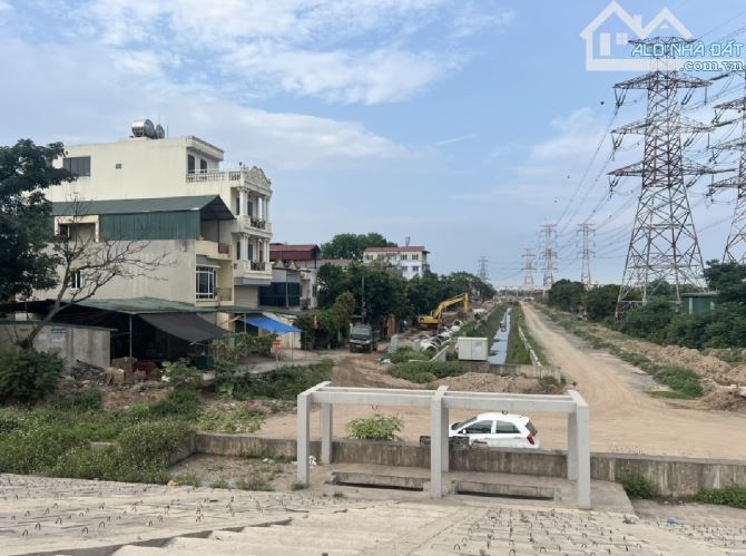 Bờ Mương Yên Viên DT 98M - MT5M đường 2 làn 45m. Giá 115tr/M - sổ đỏ CC