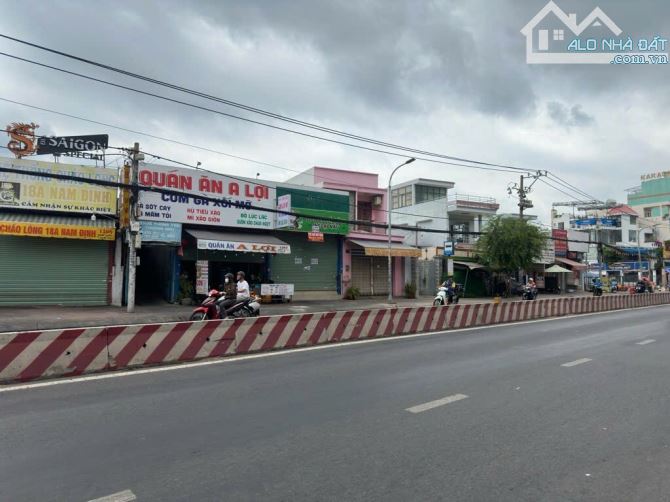 Nhà mặt tiền Huỳnh Tấn Phát, Quận 7. DT 1145m2, ngang 12m - nở hậu, doanh thu 350tr/tháng.