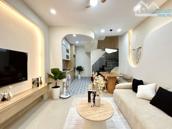 Bán nhà HẺM XE HƠI ĐỢI CỬA Trường Sa PN, 6T, full NT đẹp lung linh, nở hậu, chỉ 7.x tỷ