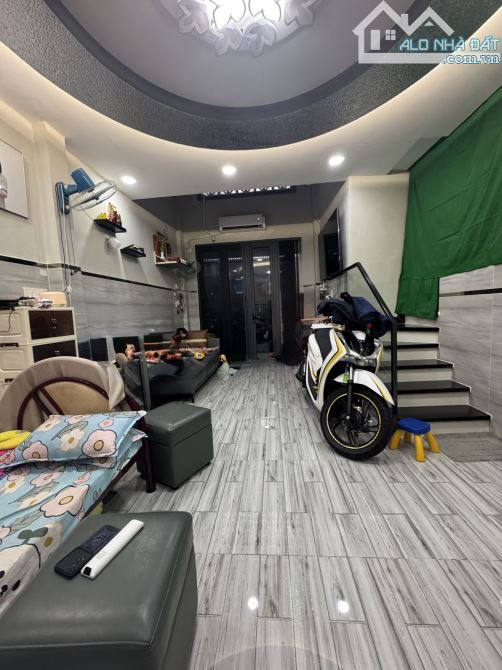 💥🏠Q6, CẠNH CHỢ BÌNH TÂY, SÁT MẶT TIỀN, HẬU GIANG, 49M2, 2TẦNG, NỞ HẬU, RẺ BÈO CHỈ 4TỶ 2