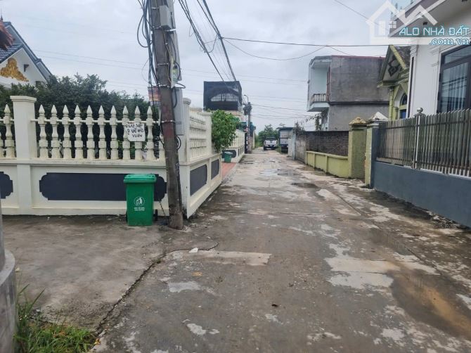 ĐƯỜNG THÔNG 4M MÀ CÓ 1.39 TỶ 2 OTO TRÁNH NHAU TẠI KIỀU TRUNG, HỒNG THÁI , AN DƯƠNG