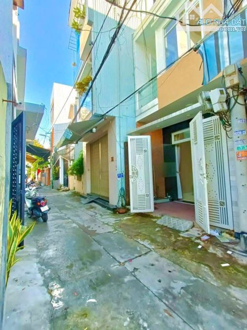 Nhà 2 tầng kiệt oto Bình An 7 - Hải Châu đầy đủ công năng