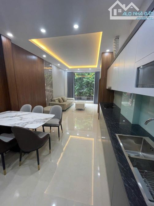 Bán nhà Ngọc Thụy Long Biên, 6 tầng, thang máy, Garaoto, full nội thất