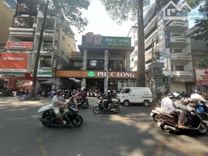 Bán nhà MT Trần Quang Khải Q1, DT 17x17m CN 241m2, KC 2 tầng - HĐT 200tr, Giá 114 tỷ