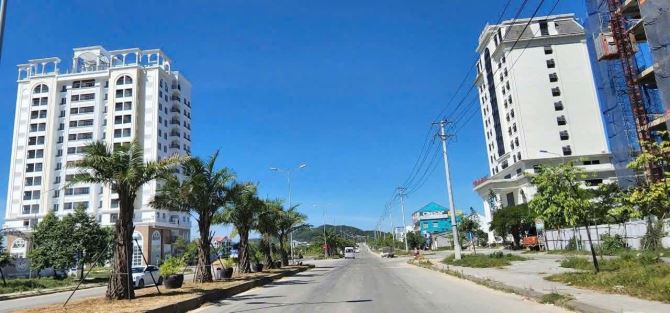 CHO THUÊ NHÀ NGUYÊN CĂN MẶT TIỀN VÕ VĂN KIỆT - VIEW SÔNG ĐẸP - GẦN NGAY AEON MALL HUẾ