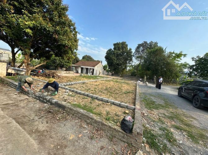 cc cần bán 89m full tc mặt KD tại xã tân tiến đường 2 ô tô tránh nhau  giá DT