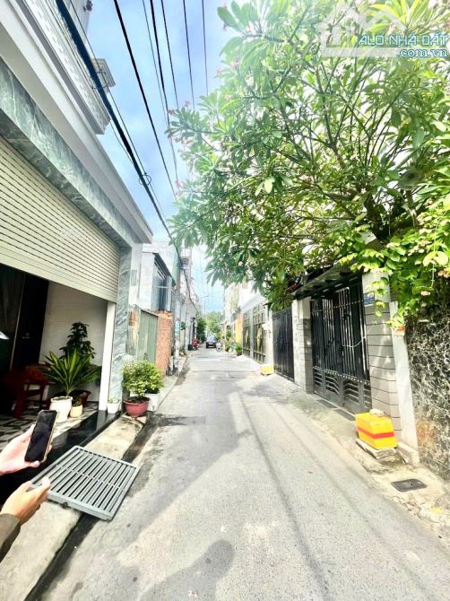 Chỉ 5T3, nhà đẹp 4 x 16m- hẻm nhựa xe hơi thông Hương Lộ 2, gần Tân Phú, Q6, Q11.