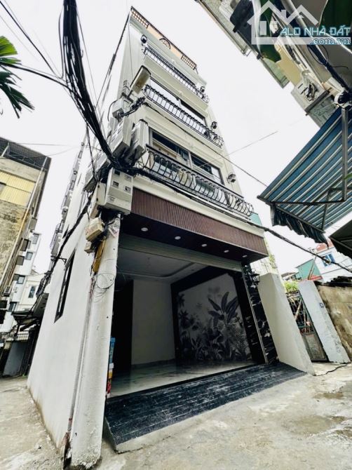 Bán nhà đẹp phố Đức Giang, Long Biên 32m2, 6 tầng thang máy,🚗,nhỉnh 8 tỷ xíu