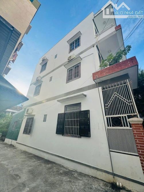 Bán căn góc 3 mặt tiền hẻm oto hoàng hoa thám gần biển dt42.7m giá 6.8 tỷ