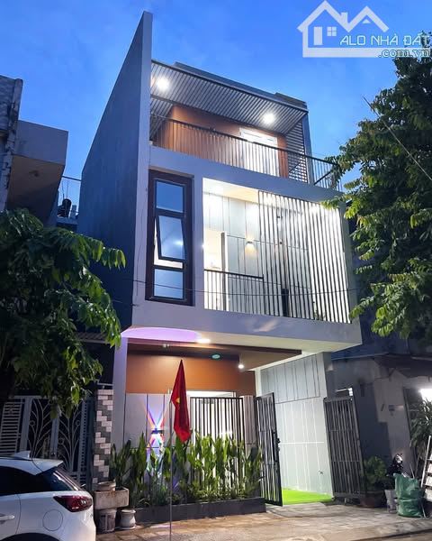 Nhà 3 tầng mặt tiền 7m5 Nguyễn Phước nguyên