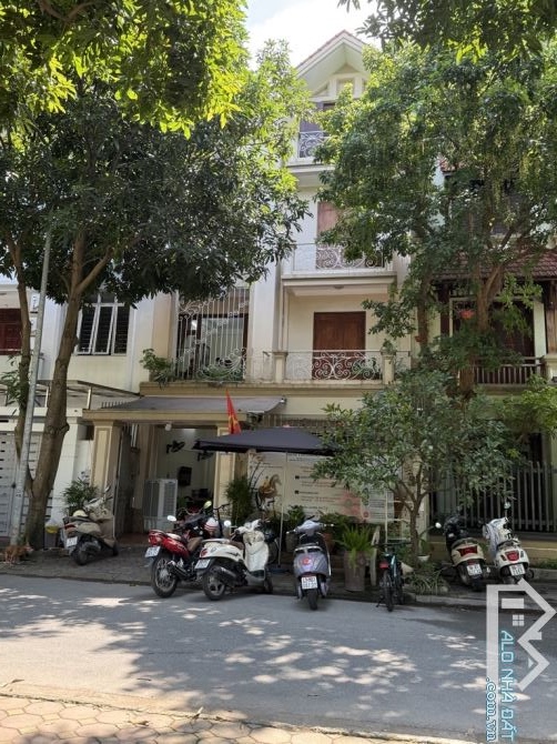 Bán Nhà Đấu Giá Việt Hưng Long Biên, Kinh Doanh, Văn Phòng, DT: 105m2, Giá Bán 27.9 Tỷ.