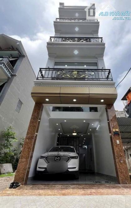 Đông Mỹ, Thanh Trì, 4 tầng 8.6 tỉ thang máy nhập khẩu, full nội thất xịn