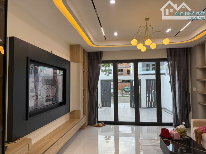🔥 Bán nhà Mỹ Gia – Thiết Kế Hàn Quốc. 3PN + 1 phòng đa năng, 4WC ( Cho Thuê 25tr/tháng)