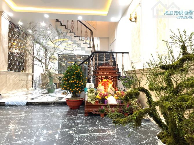 Bán nhà 4 tầng liền kề hướng Đông Nam khu Hoàng Huy Mall, dt 77m2,mt 5m