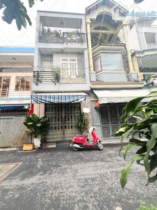 THOẠI NGỌC HẦU,TÂN PHÚ, 4 X 21, 3 TẦNG ĐÚC,10PN, 2 MẶT HẼM, VỪA Ở & CHO THUÊ, CHỈ 8.X TỶ
