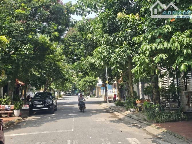 Bán nhà 4 tầng hud a nhìn vườn hoa dt 85m2 + mt 5.2m hướng ĐN giá 16 tỷ