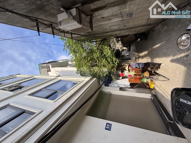 CẦN TIỀN LÀM ĂN BÁN NHÀ 4 TẦNG ĐẦU NGÕ 279 ĐỘI CẤN Ô TÔ ĐỖ CỬA GIÁ TL