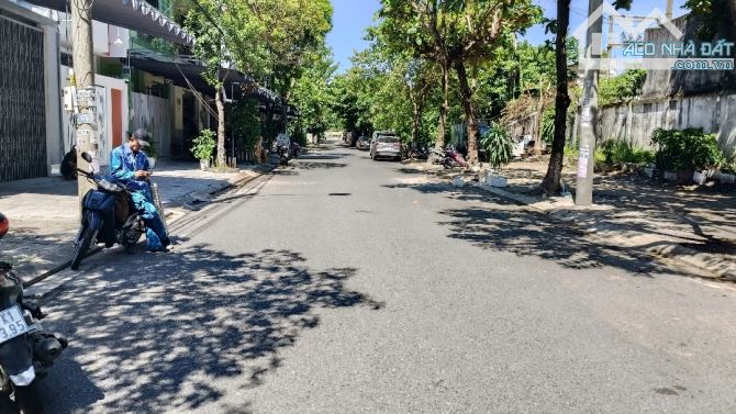 Bán đất tặng nhà cấp 4 Lê ngân -140m2- ngang 7m - 10,8 tỷ