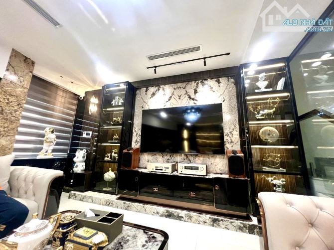 Chính chủ bán nhà Thịnh Quang, 4 chỗ qua nhà, ko QH, nhà đẹp ở luôn 99m2*5T