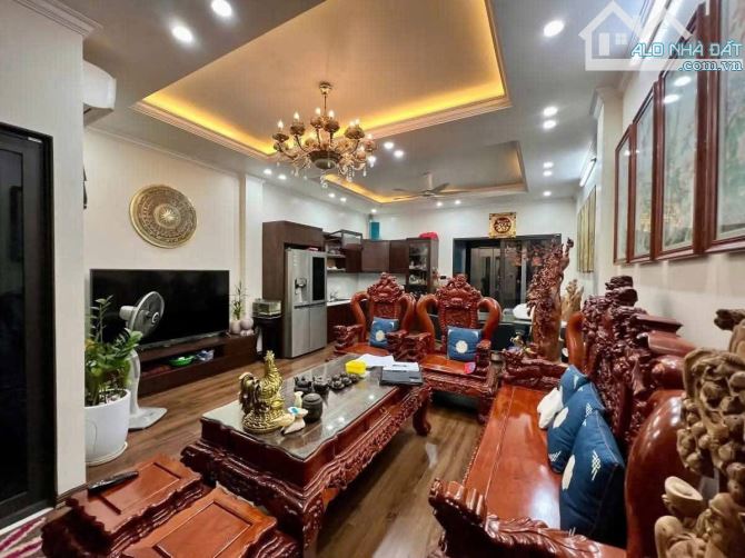 Bán nhà Ngoại Giao Đoàn, 42m x 5 tầng, full nội thất, lô góc, ô tô, gần Đại Sứ Quán