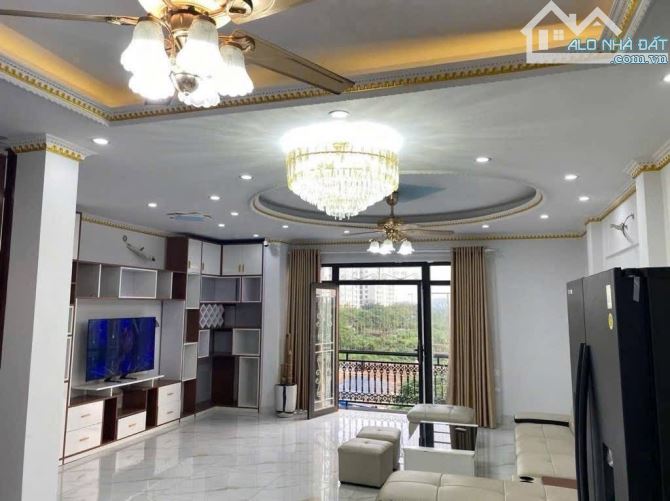 Bán nhà Đỗ Nhuận, DT 40m, MT 4m, nhà mới, ô tô đỗ, hàng xóm Ngoại Giao Đoàn