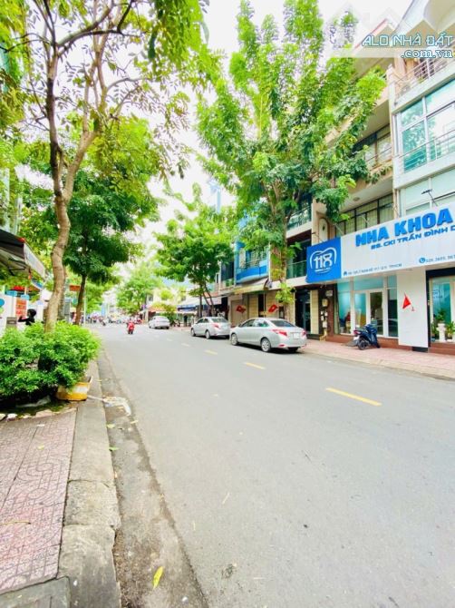 GIẢM GIÁ, MẶT TIỀN LÝ NAM ĐẾ KẾ BV CHỢ RẪY GIÁP Q5, DT 61M2 4 TẦNG CÓ LỀ 4M.