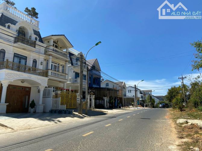 ✨🏡✨ Bán Đất Mặt Tiền An Sơn, Đà Lạt – 126m², Ngang 8m, đường 10m, Sổ Riêng – Giá 9.5 Tỷ