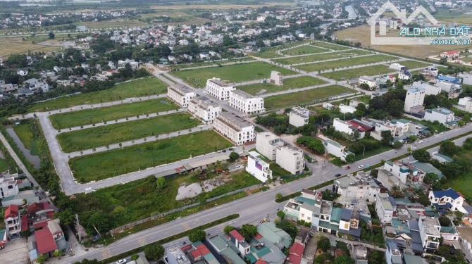 Cần Tiền Bán Nhanh Lô Đất Đầu Ve 2 Mặt Tiền P.Quảng Phú.
