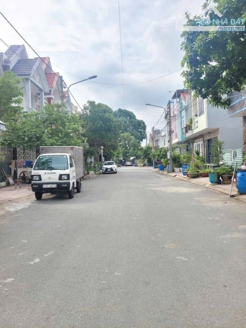 Bán 2 lô đất trần văn ơn  đông hoà dĩ an gần siêu thị go
